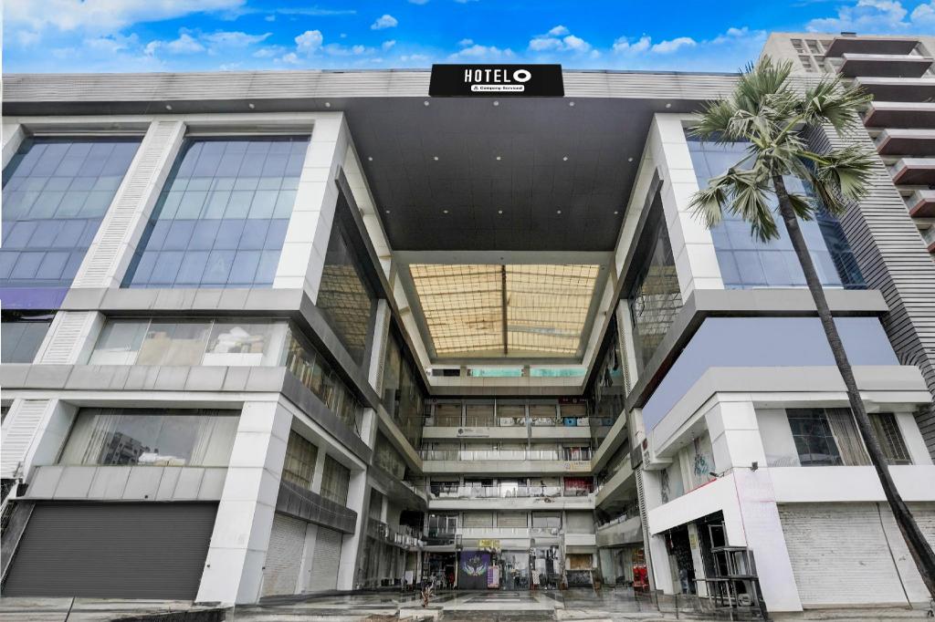 Hotel O VIP Road Formerly Hotel Lotus in Surat, India