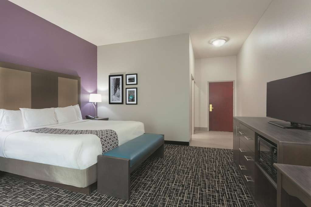 La Quinta Inn & Suites by Wyndham Covington - photo 15