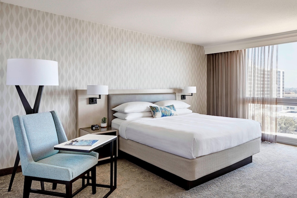 Los Angeles Airport Marriott - photo 8