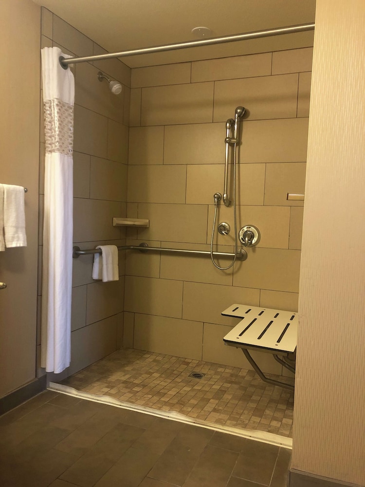 Hampton Inn & Suites Salinas - photo 25