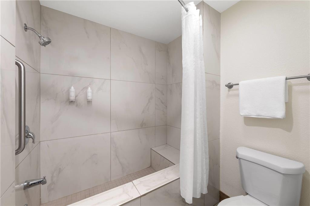 Travelodge Inn & Suites by Wyndham Anaheim on Disneyland Dr - photo 22