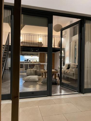 Evas Urban Loft 1 Close To Pythagoreio — 4-Star Luxury Hotel in Chora, Greece
