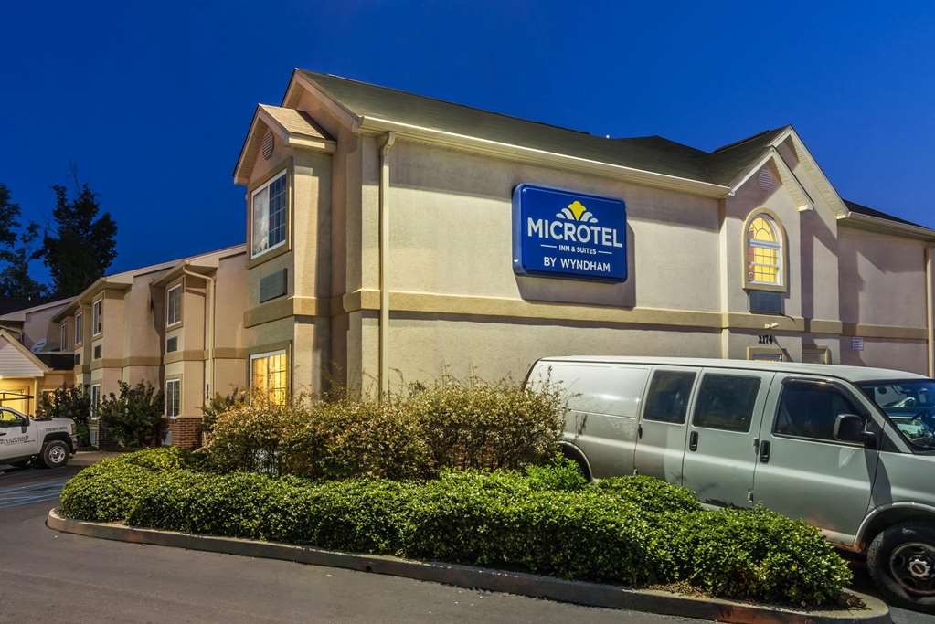 Microtel Inn & Suites by Wyndham Auburn in Auburn, United States