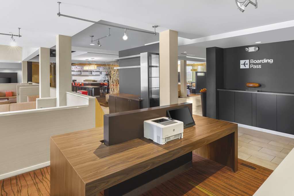 Super 8 by Wyndham Dallas Love Field Airport - photo 4