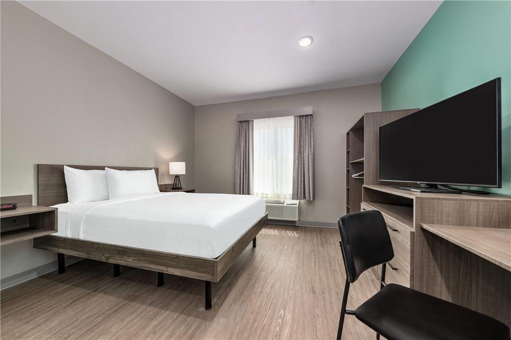ECHO Suites Extended Stay by Wyndham Dallas Plano Richardson - photo 10