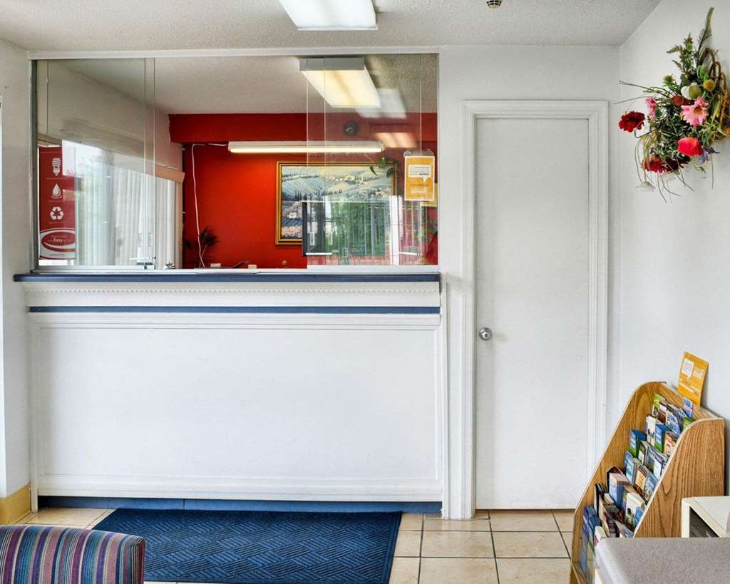 Econo Lodge Ruther Glen - photo 8