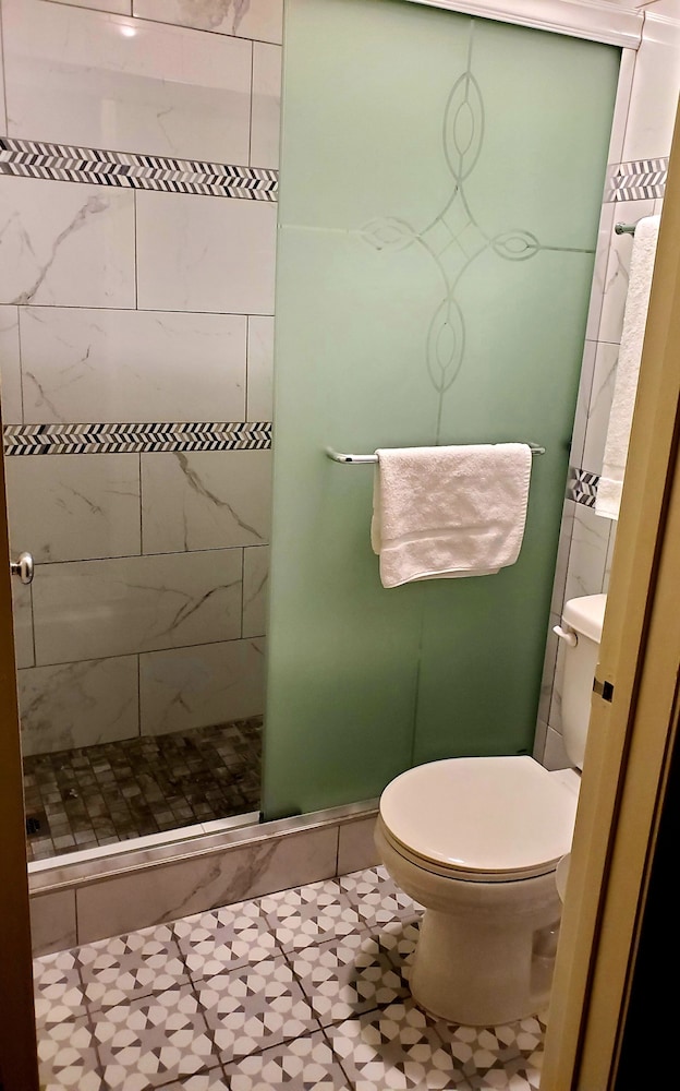 Triplodge Hotel Santa Clarita Valencia - photo 21