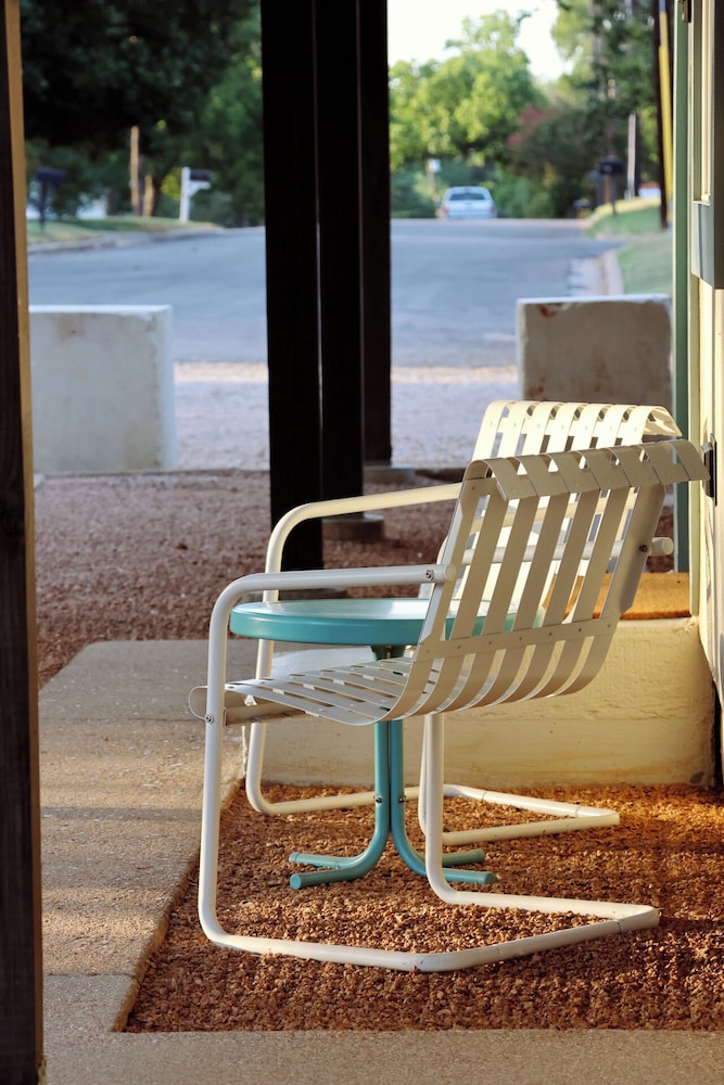 The Dixie Motel Brenham - photo 45