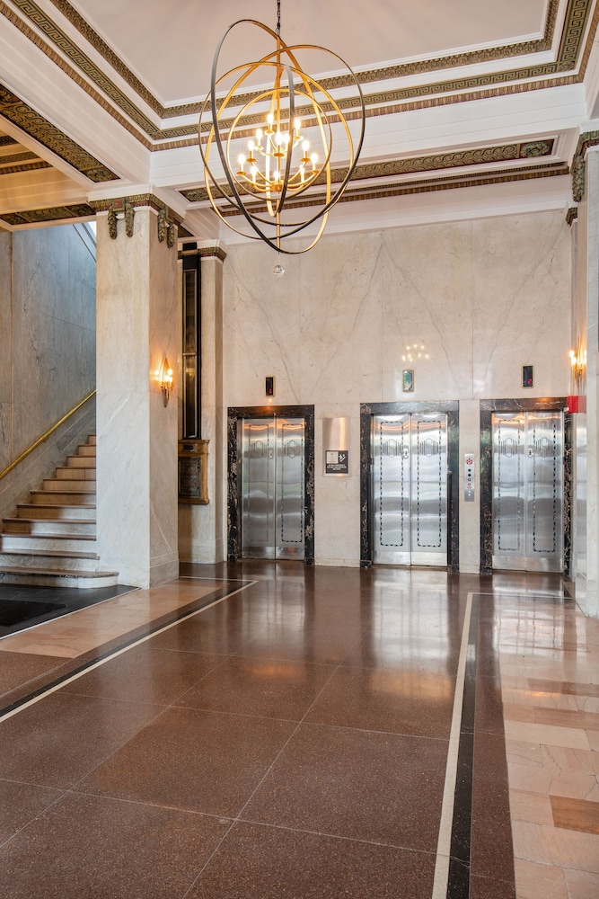 DoubleTree by Hilton Youngstown Downtown - photo 37