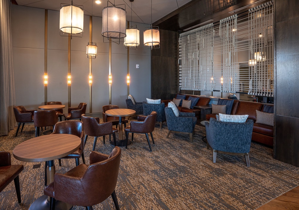 Hotel Indigo Columbus at Riverfront Place by IHG - photo 42