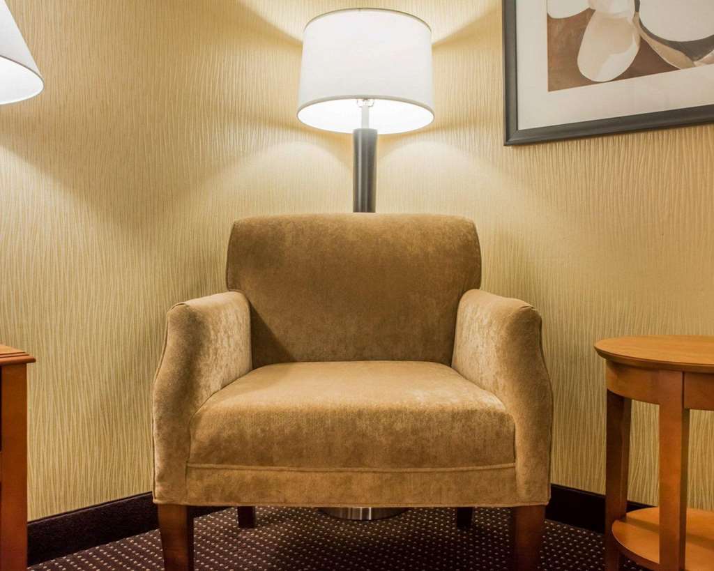 Clarion Hotel & Suites Riverfront - photo 12