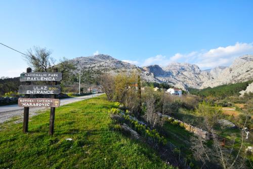 Apartments Paklenica — 4-Star Luxury Hotel in Starigrad, Croatia