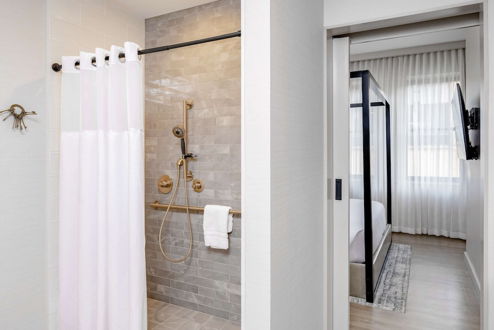 Hotel Fort Des Moines Curio Collection by Hilton - photo 58