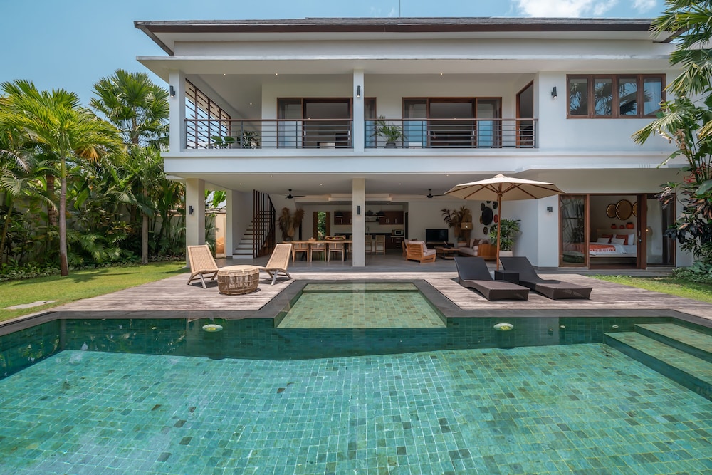 Villa Lisy — 4-Star Luxury Hotel in Canggu, Indonesia