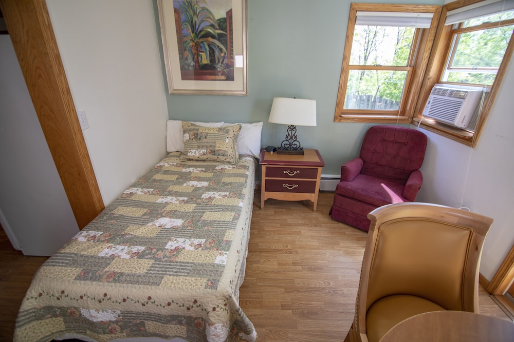 Coachlite Inn - photo 25