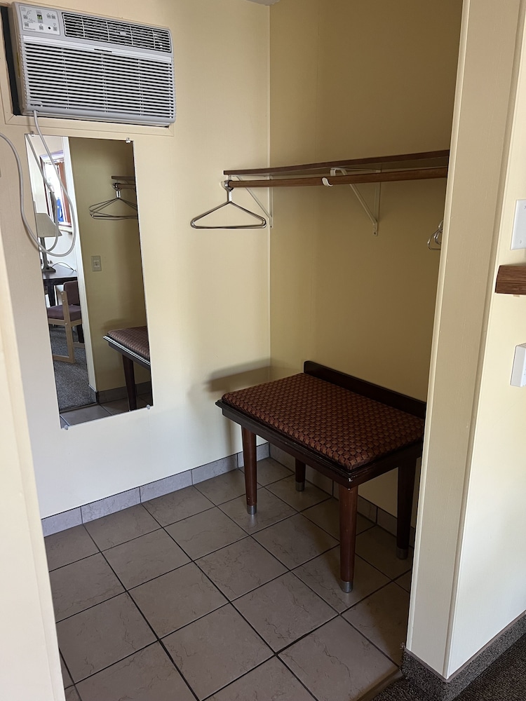 All Star Inn & Suites - photo 167