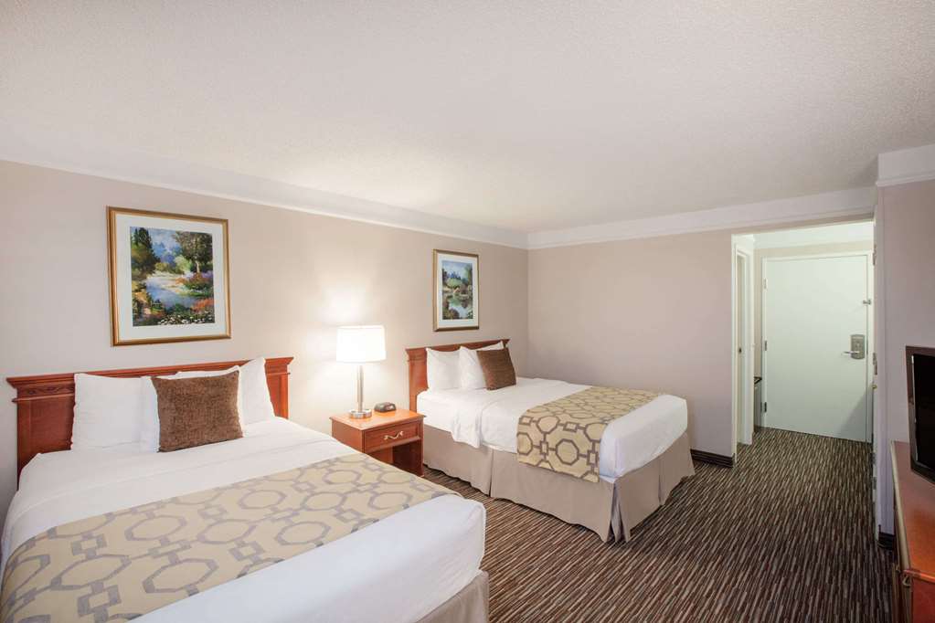 Baymont by Wyndham Texarkana - photo 9