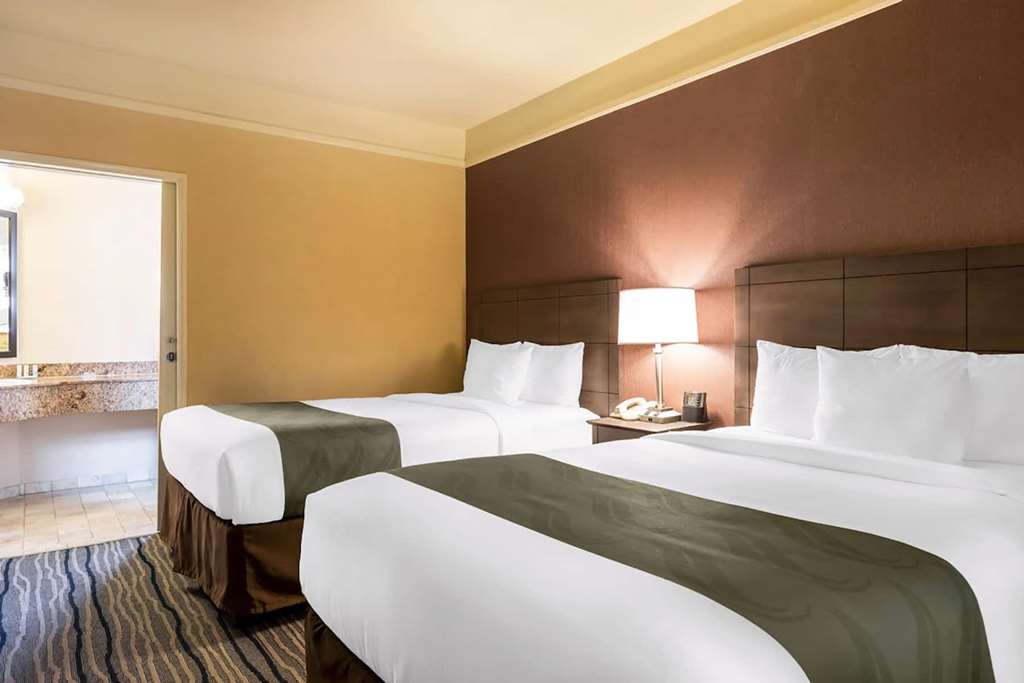 Ramada Suites by Wyndham San Diego - photo 8