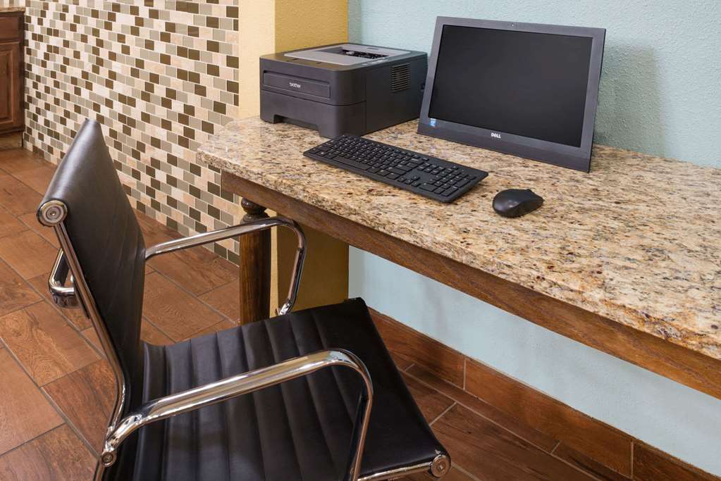 Super 8 by Wyndham Warrensburg - photo 15