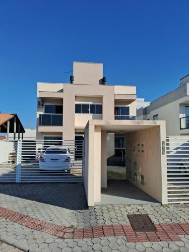 Quarto Em Tijucas — Tijucas