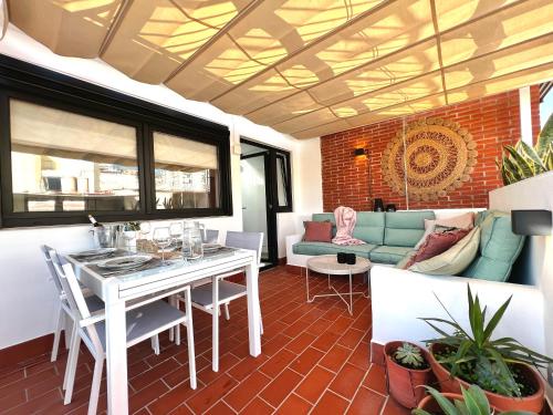 Beach House Malaga El Palo La Tierra Sur — 4-Star Luxury Hotel in Malaga, Spain