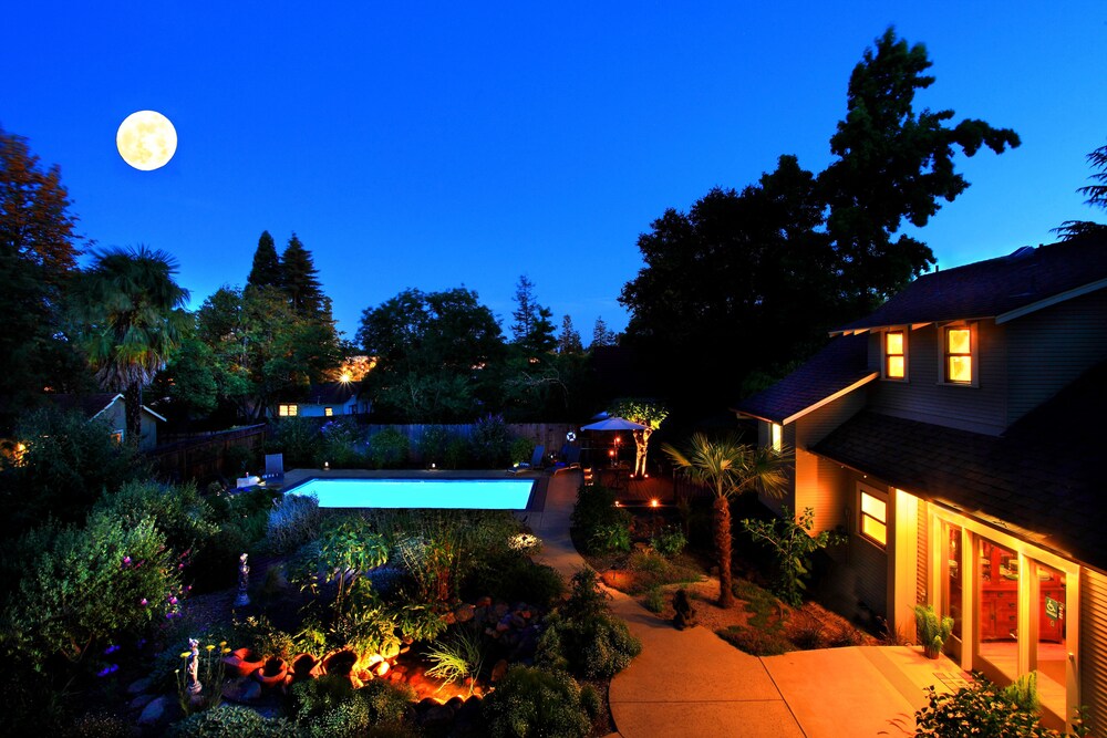 Bella Luna Inn - photo 22