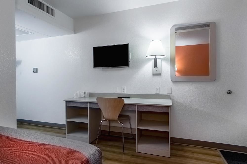 Motel 6 Centralia - photo 15