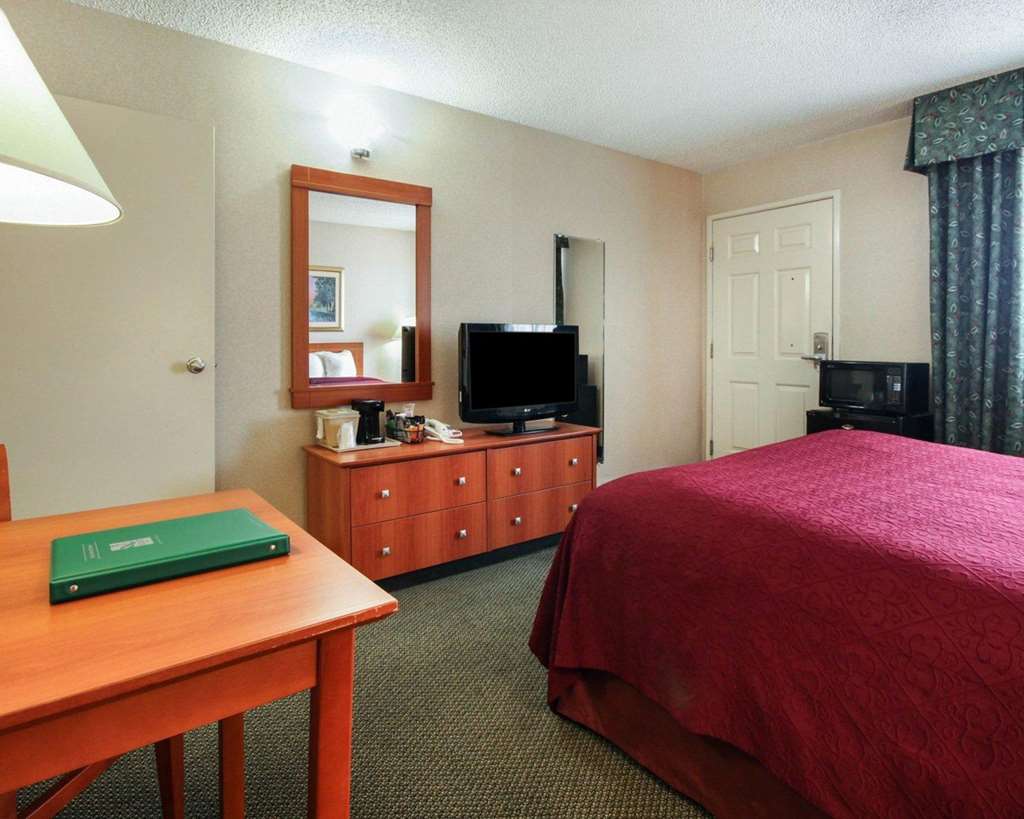 Quality Inn Airport East - photo 10