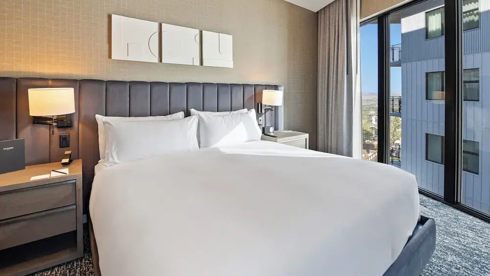 Ski in out exclusive 3BR high end luxury at Park City Mountain restaurants spa bar rooftop pool - photo 22
