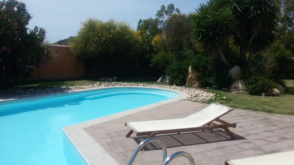 S'Acqua Sassa Resort — hotel in Teulada
