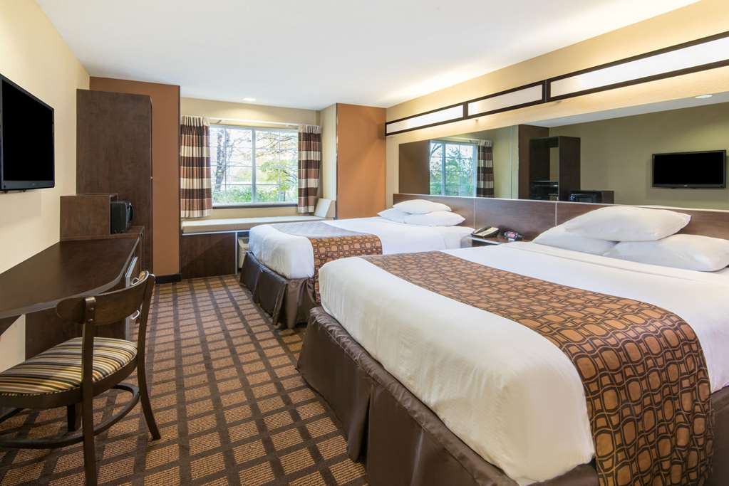 Microtel Inn & Suites by Wyndham North Canton - photo 7