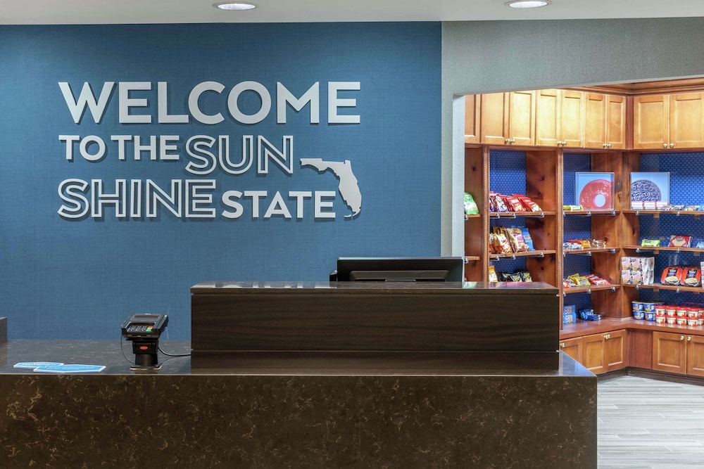 Hampton Inn & Suites Miami Doral Dolphin Mall - photo 38