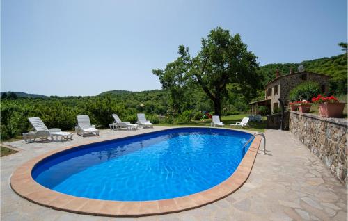 Cozy Home In Arcidosso With Wifi — 4-Star Luxury Hotel in Arcidosso, Italy
