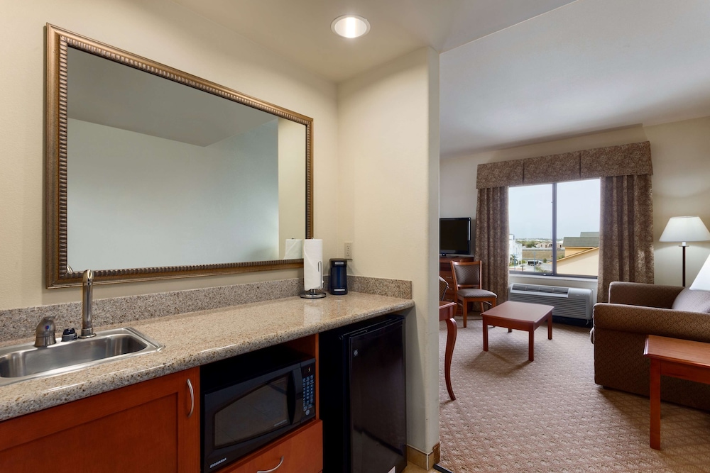 Hampton Inn & Suites Pharr - photo 9
