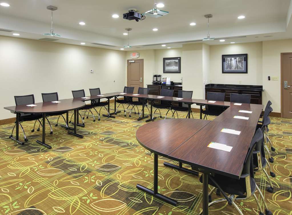 La Quinta Inn & Suites by Wyndham Memphis Wolfchase - photo 44