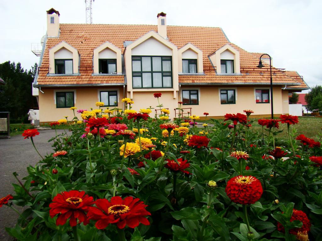 Solnechnyi Tes - carbon neutral hotel in Unknown City