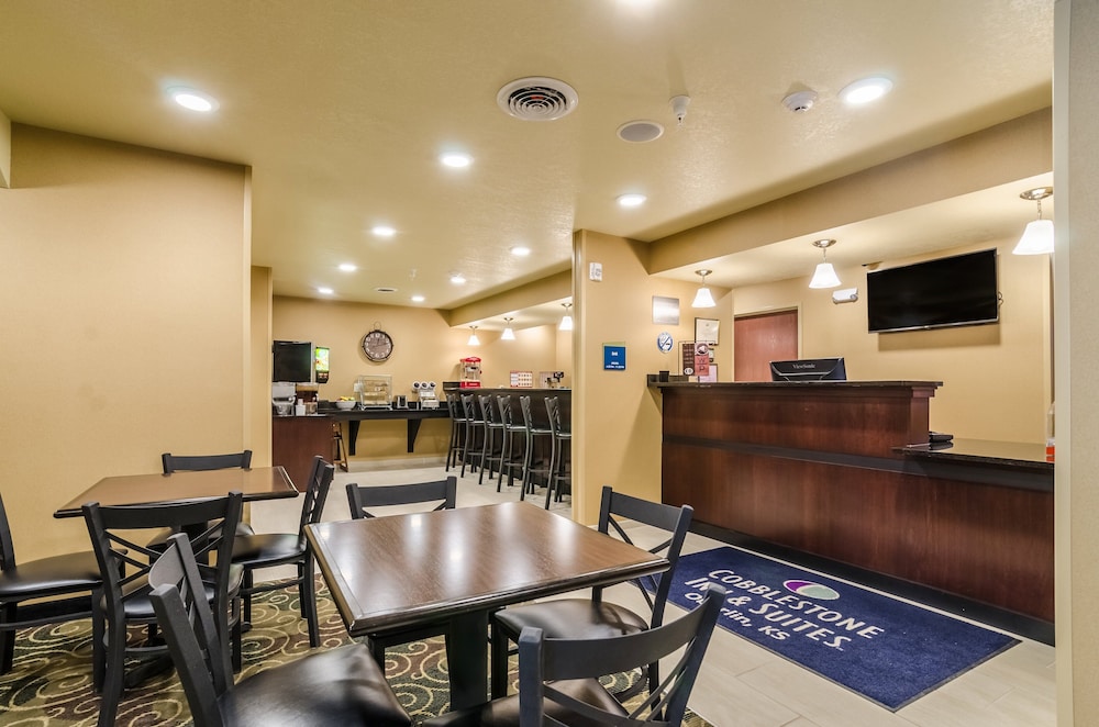 Cobblestone Inn & Suites Oberlin - photo 29