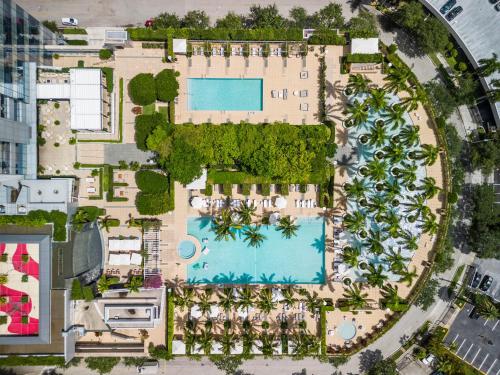 Exclusive Four Seasons Resort Great View & Space in Miami, United States