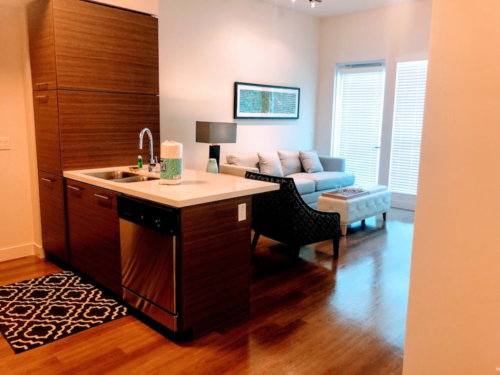 Resort Style Suites in Downtown LA - photo 30