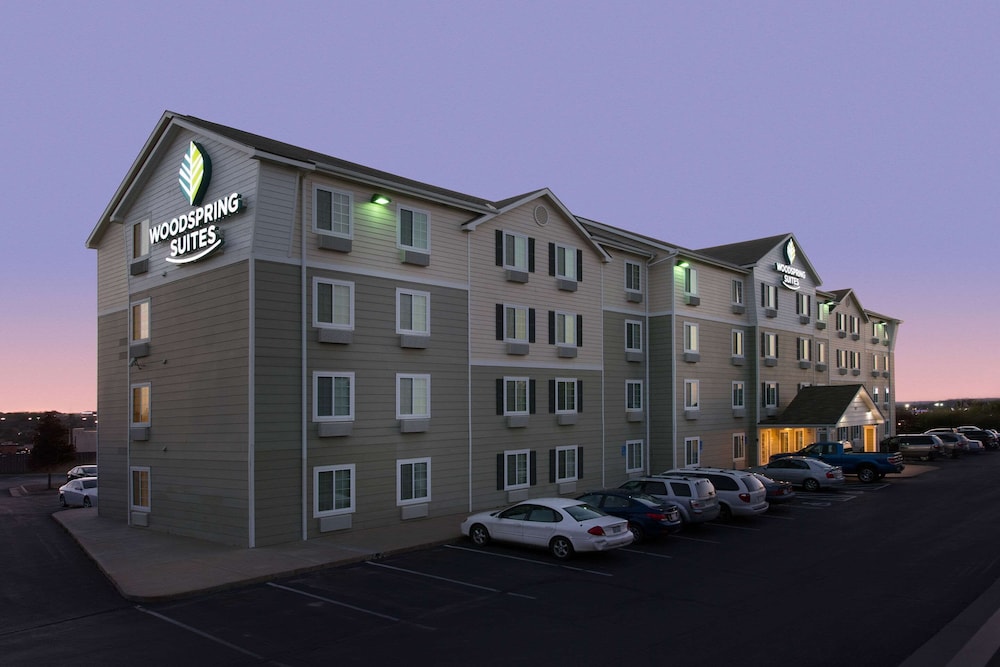 WoodSpring Suites Topeka - photo 22