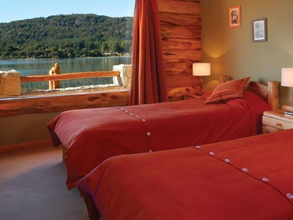Puerto Pireo Apart Hotel & Cabañas — San Carlos De Bariloche — photo 2