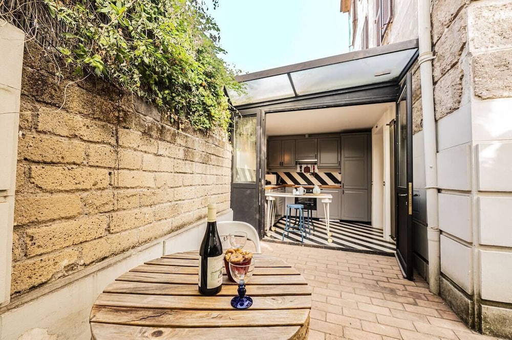 Lovely Garden Apartment in Beautiful San Saba — 4-Star Luxury Hotel in Rome, Italy