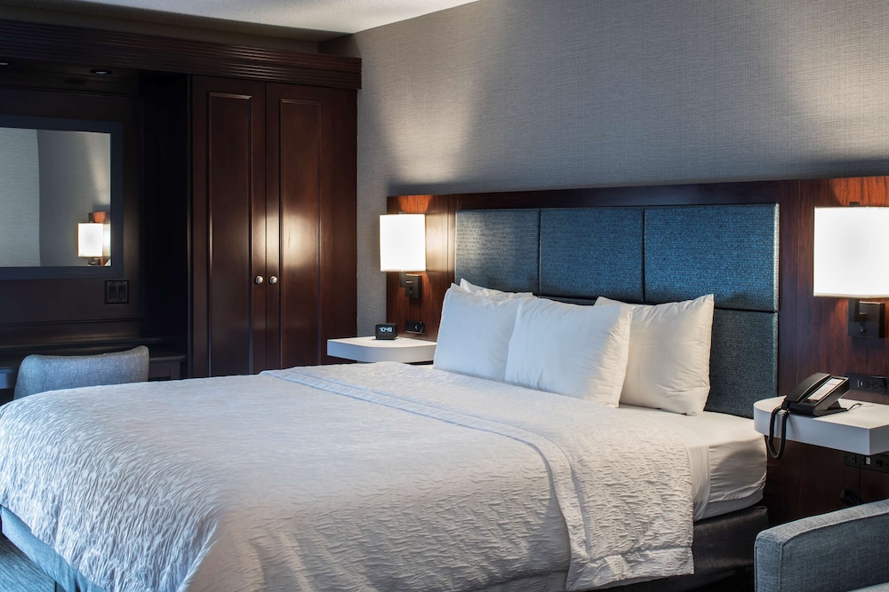 Hampton Inn & Suites Chicago Lincolnshire - photo 13
