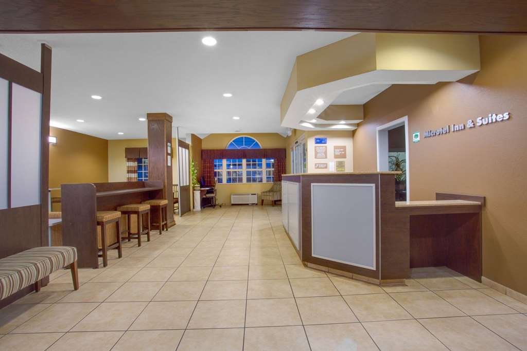 Microtel Inn & Suites by Wyndham Harrisonburg - photo 2