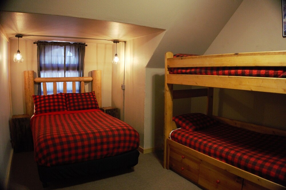 Shaver Lake Village Hotel - photo 27