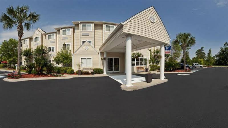 Microtel Inn & Suites by Wyndham Brunswick North - photo 2