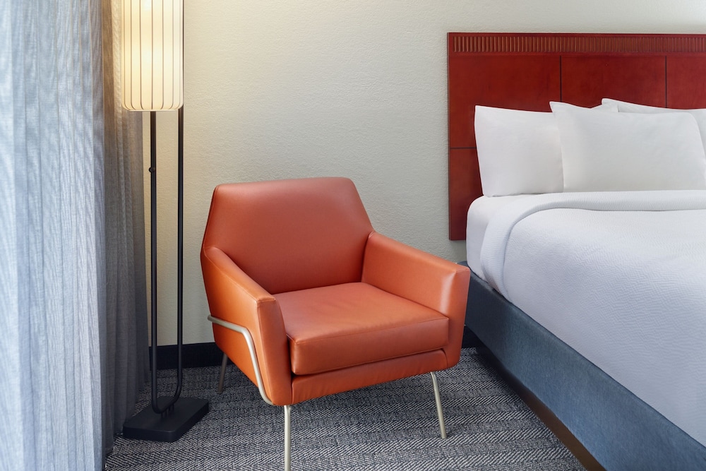 Courtyard by Marriott Charlottesville - photo 13