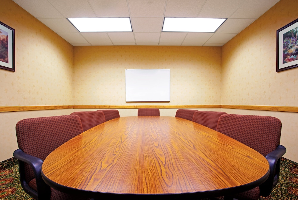 Candlewood Suites Grand Rapids - photo 17