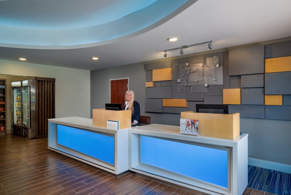 Holiday Inn Express And Suites Dahlonega University Area an IHG Hotel - photo 92