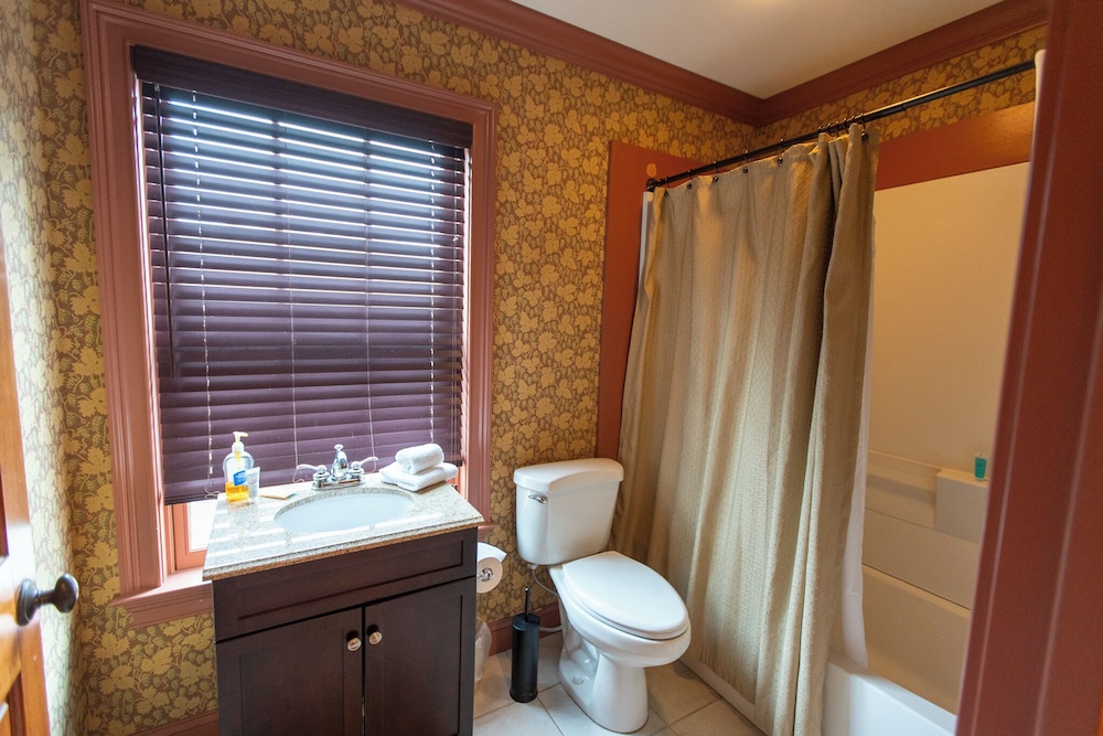 Howard's Creek Inn - photo 69
